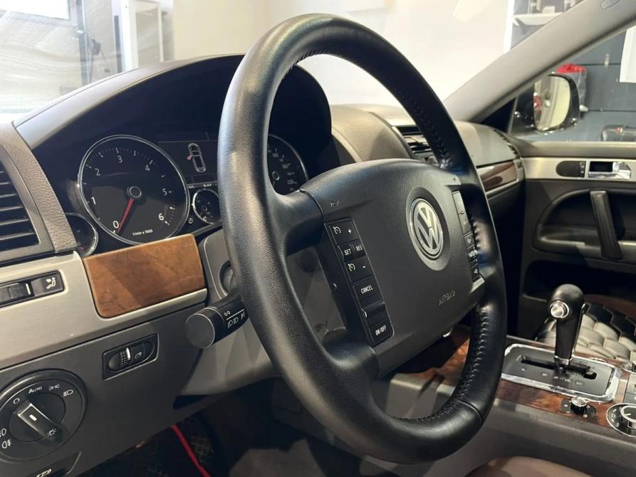 Volkswagen Touareg I Рестайлинг Москва  - изображение 13