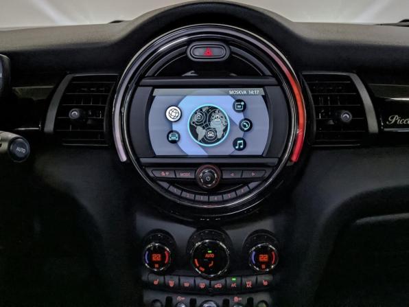 Mini Hatch III (F55/F56) Рестайлинг с пробегом 2021 года, цена 2 990 000 рублей, 11190 км, хэтчбек, Автокод Объявления