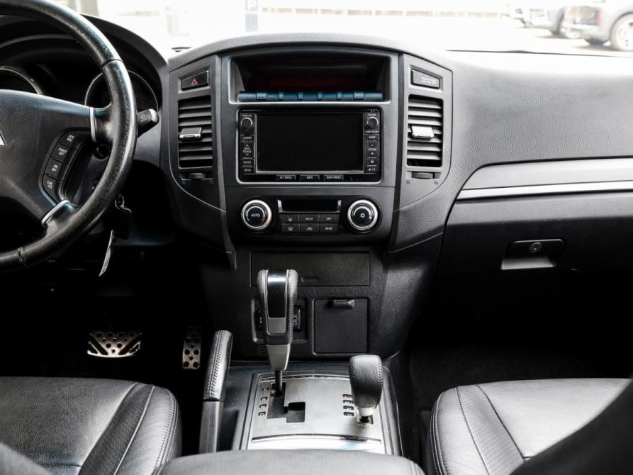 Mitsubishi Pajero IV Рестайлинг 1 Москва  - изображение 16