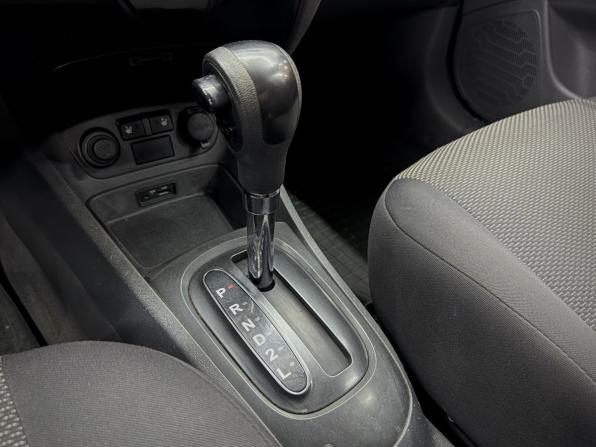 Kia Rio II Рестайлинг с пробегом 2010 года, цена 390 000 рублей, 301844 км, хэтчбек, Автокод Объявления