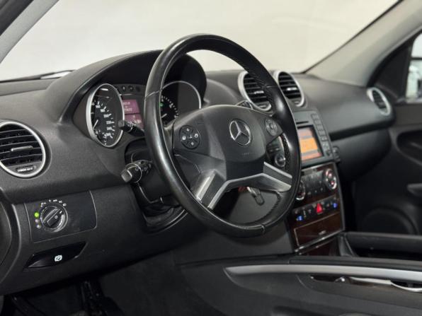 Mercedes-Benz M-Класс II (W164) Рестайлинг с пробегом 2010 года, цена 1 399 000 рублей, 27762 км, внедорожник, Автокод Объявления