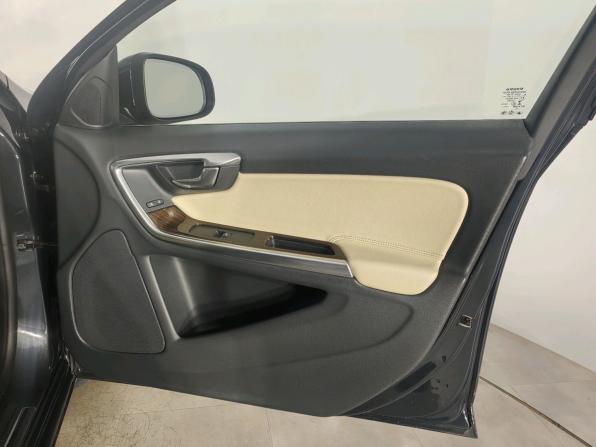 Volvo S60 II Рестайлинг с пробегом 2014 года, цена 1 299 000 рублей, 212375 км, седан, Автокод Объявления