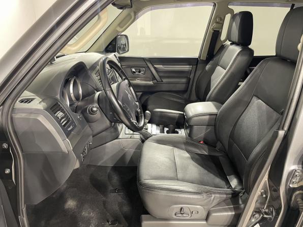 Mitsubishi Pajero IV Рестайлинг 2 с пробегом 2015 года, цена 3 089 000 рублей, 91914 км, внедорожник, Автокод Объявления