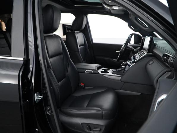 Toyota Land Cruiser 300 Series с пробегом 2023 года, цена 11 698 888 рублей, 83794 км, внедорожник, Автокод Объявления