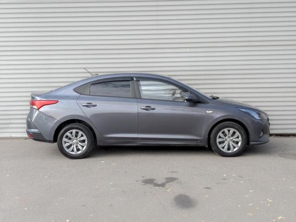 Hyundai Solaris II Рестайлинг с пробегом 2021 года, цена 1 485 000 рублей, 93652 км, седан, Автокод Объявления