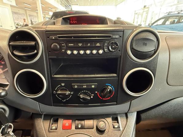 Peugeot Partner II с пробегом 2010 года, цена 656 000 рублей, 182500 км, компактвэн, Автокод Объявления