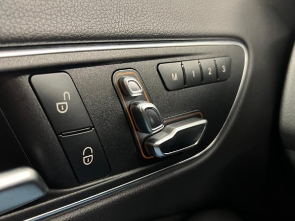Mercedes-Benz GLA I (X156) Рестайлинг с пробегом 2019 года, цена 2 968 000 рублей, 14554 км, внедорожник, Автокод Объявления