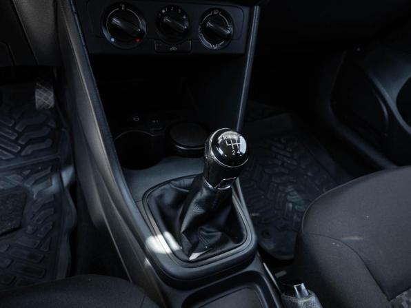 Volkswagen Polo V Рестайлинг с пробегом 2019 года, цена 735 000 рублей, 236547 км, седан, Автокод Объявления