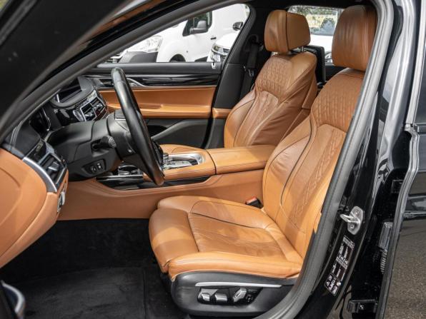 BMW 7 серии VI (G11/G12) с пробегом 2015 года, цена 3 860 000 рублей, 164054 км, седан, Автокод Объявления