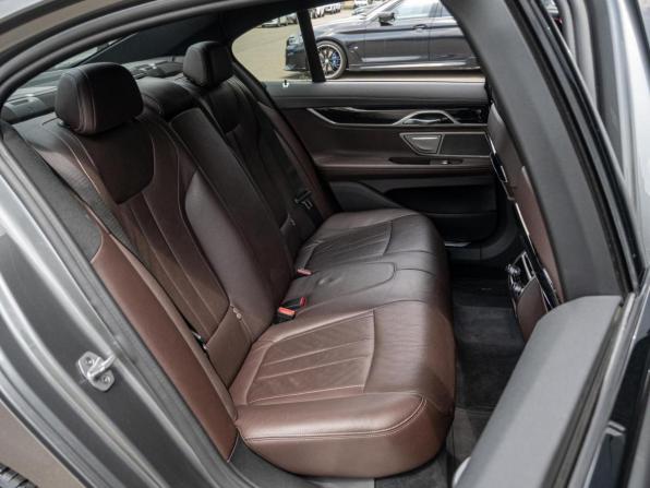 BMW 7 серии VI (G11/G12) с пробегом 2018 года, цена 4 350 000 рублей, 97857 км, седан, Автокод Объявления