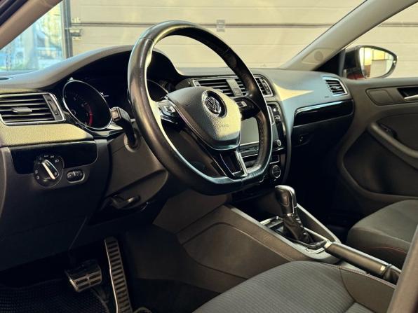 Volkswagen Jetta VI Рестайлинг с пробегом 2017 года, цена 1 240 000 рублей, 166500 км, седан, Автокод Объявления