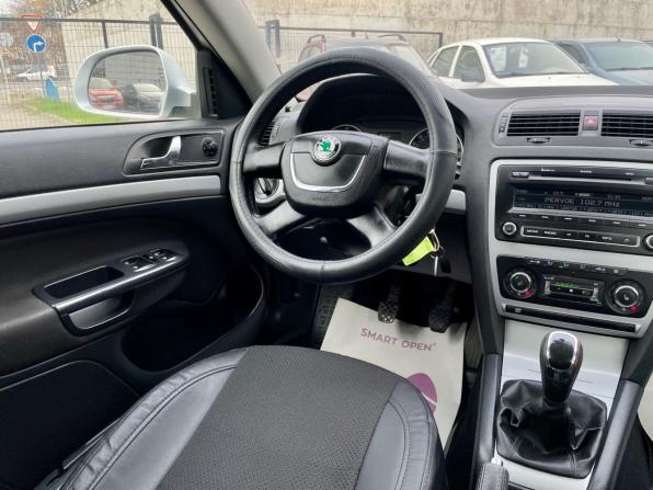 Skoda Octavia II (A5) Рестайлинг с пробегом 2013 года, цена 875 000 рублей, 176000 км, лифтбек, Автокод Объявления