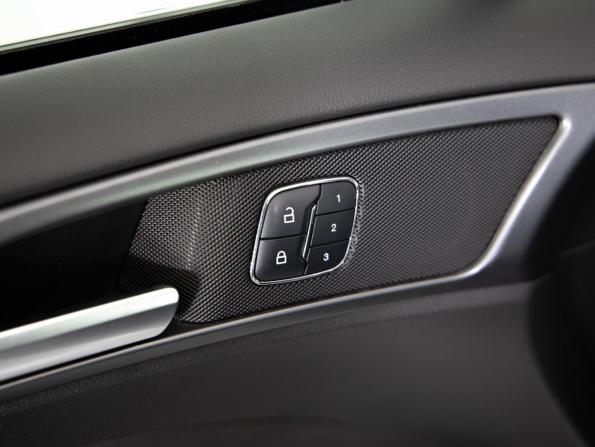 Ford Mondeo V с пробегом 2015 года, цена 1 599 000 рублей, 151430 км, седан, Автокод Объявления