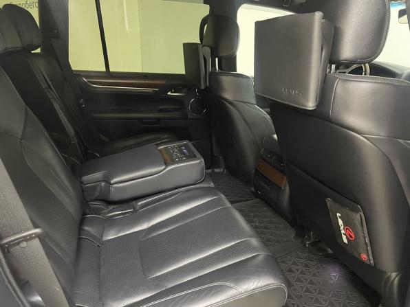 Lexus LX III Рестайлинг 2 с пробегом 2017 года, цена 7 950 000 рублей, 141241 км, внедорожник, Автокод Объявления