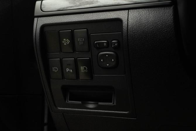 Toyota Land Cruiser 200 Series Рестайлинг 2 с пробегом 2015 года, цена 4 789 000 рублей, 324353 км, внедорожник, Автокод Объявления