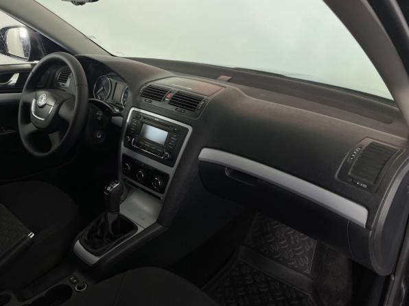 Skoda Octavia II (A5) Рестайлинг с пробегом 2011 года, цена 699 000 рублей, 184336 км, лифтбек, Автокод Объявления