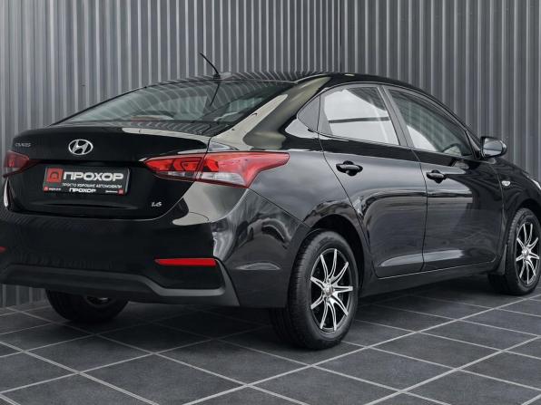 Hyundai Solaris II с пробегом 2017 года, цена 1 217 000 рублей, 85917 км, седан, Автокод Объявления