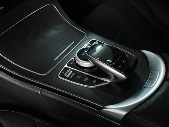 Mercedes-Benz C-Класс IV (W205) Рестайлинг с пробегом 2018 года, цена 3 199 000 рублей, 65909 км, седан, Автокод Объявления