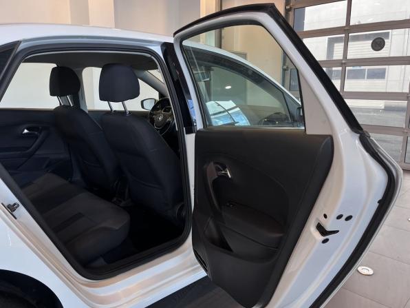 Volkswagen Polo V Рестайлинг с пробегом 2016 года, цена 1 360 000 рублей, 81500 км, седан, Автокод Объявления