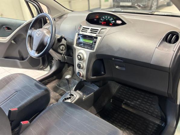 Toyota Yaris II с пробегом 2008 года, цена 749 000 рублей, 87756 км, хэтчбек, Автокод Объявления