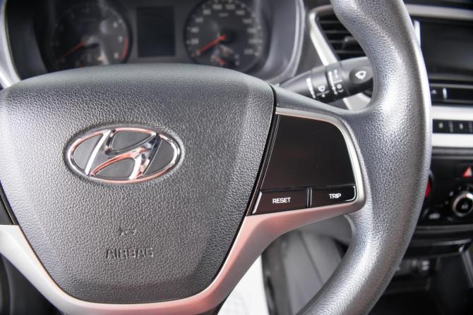 Hyundai Solaris II с пробегом 2018 года, цена 1 429 000 рублей, 175000 км, седан, Автокод Объявления