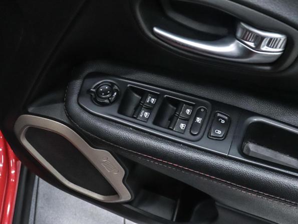 Jeep Renegade I с пробегом 2015 года, цена 1 570 000 рублей, 95700 км, внедорожник, Автокод Объявления