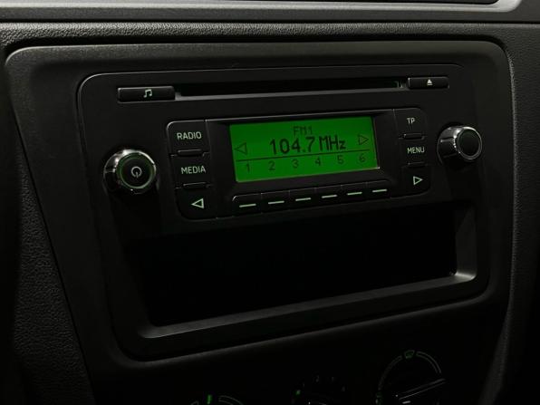 Skoda Rapid I с пробегом 2014 года, цена 975 000 рублей, 74615 км, лифтбек, Автокод Объявления
