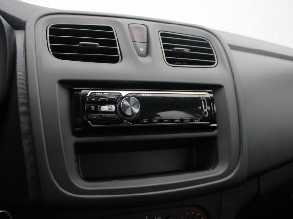 Renault Logan II Рестайлинг с пробегом 2020 года, цена 979 000 рублей, 61000 км, седан, Автокод Объявления