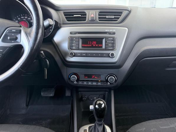 Kia Rio III Рестайлинг с пробегом 2016 года, цена 1 249 000 рублей, 71000 км, хэтчбек, Автокод Объявления