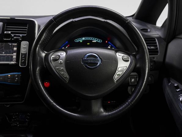 Nissan Leaf I (ZE0/AZE0) с пробегом 2017 года, цена 779 000 рублей, 180423 км, хэтчбек, Автокод Объявления