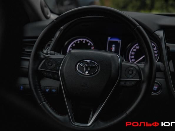 Toyota Camry VIII (XV70) Рестайлинг с пробегом 2021 года, цена 3 465 000 рублей, 25400 км, седан, Автокод Объявления