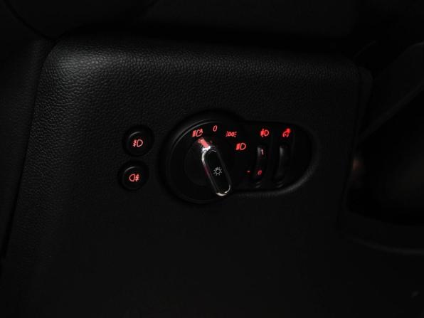Mini Hatch III (F55/F56) Рестайлинг с пробегом 2018 года, цена 2 077 077 рублей, 99528 км, хэтчбек, Автокод Объявления