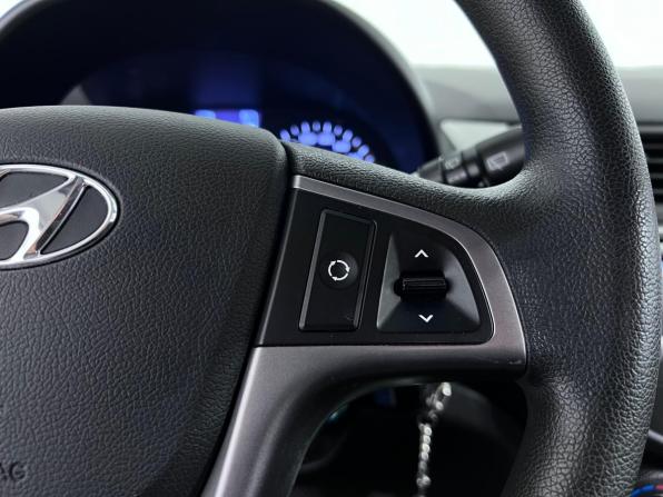 Hyundai Solaris I Рестайлинг с пробегом 2016 года, цена 935 000 рублей, 142082 км, хэтчбек, Автокод Объявления