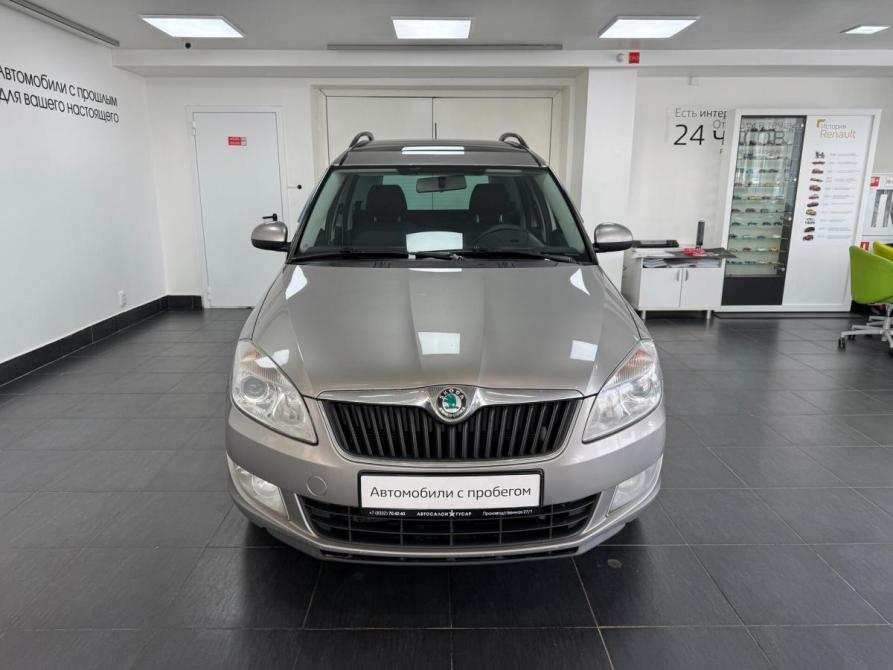 Skoda Roomster I Рестайлинг Киров  - изображение 2
