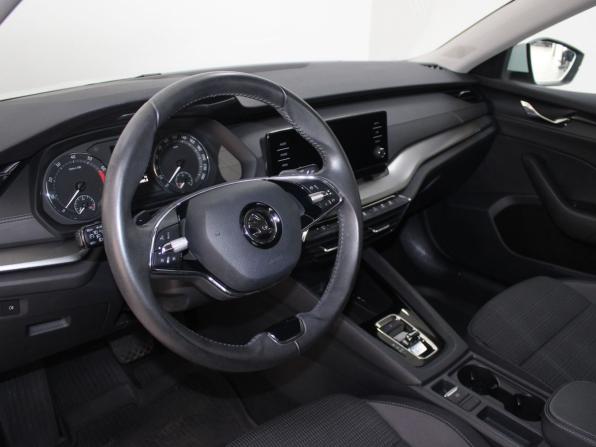 Skoda Octavia IV (A8) с пробегом 2021 года, цена 2 589 900 рублей, 79685 км, лифтбек, Автокод Объявления