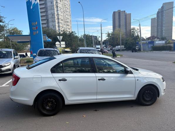 Skoda Rapid I с пробегом 2017 года, цена 949 000 рублей, 182529 км, лифтбек, Автокод Объявления