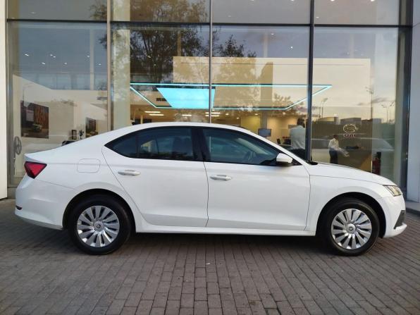 Skoda Octavia IV (A8) с пробегом 2021 года, цена 1 659 000 рублей, 210191 км, лифтбек, Автокод Объявления
