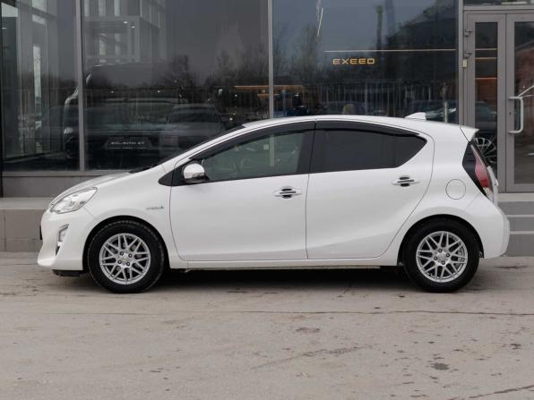 Toyota Aqua I Рестайлинг с пробегом 2016 года, цена 940 000 рублей, 178297 км, хэтчбек, Автокод Объявления