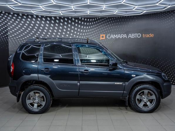 Chevrolet Niva I Рестайлинг с пробегом 2017 года, цена 732 000 рублей, 80317 км, внедорожник, Автокод Объявления