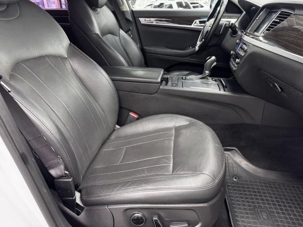 Hyundai Genesis II с пробегом 2015 года, цена 1 899 000 рублей, 122102 км, седан, Автокод Объявления