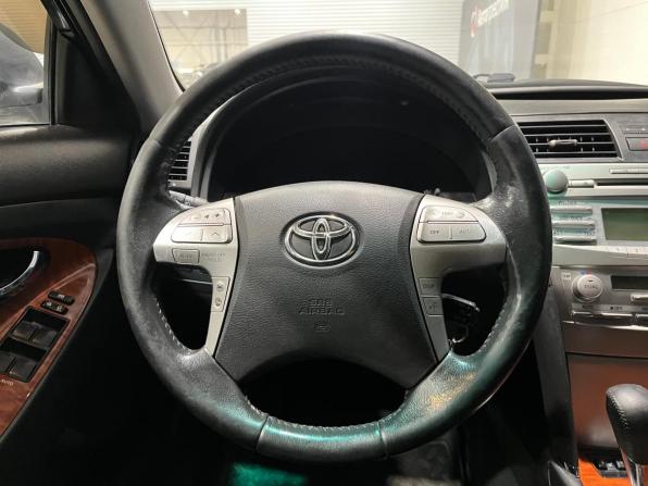 Toyota Camry VI (XV40) Рестайлинг с пробегом 2011 года, цена 1 049 000 рублей, 572896 км, седан, Автокод Объявления