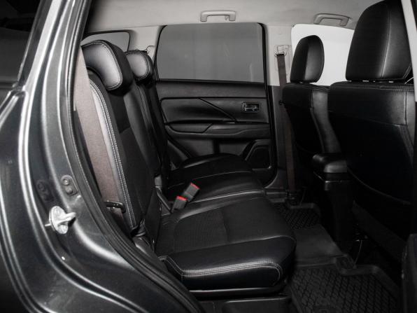 Mitsubishi Outlander III Рестайлинг 2 с пробегом 2015 года, цена 1 638 500 рублей, 127755 км, внедорожник, Автокод Объявления