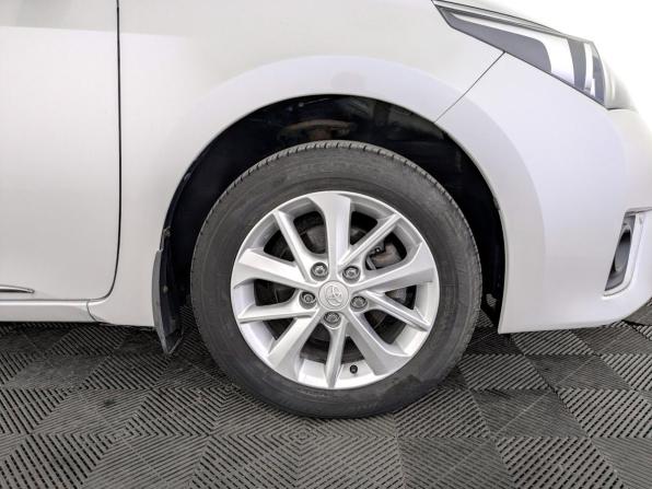 Toyota Corolla XI (E160 E170 E180) с пробегом 2013 года, цена 1 700 000 рублей, 86905 км, седан, Автокод Объявления
