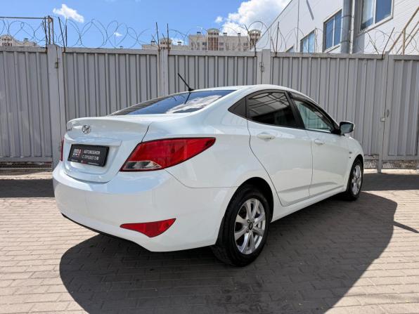 Hyundai Solaris I Рестайлинг с пробегом 2016 года, цена 937 000 рублей, 155300 км, седан, Автокод Объявления