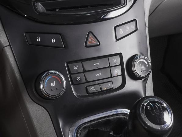Chevrolet Orlando I с пробегом 2011 года, цена 970 000 рублей, 264398 км, компактвэн, Автокод Объявления