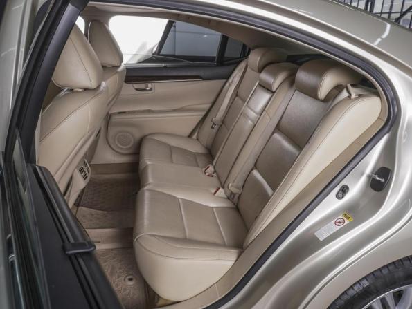 Lexus ES VI с пробегом 2014 года, цена 2 199 000 рублей, 208490 км, седан, Автокод Объявления