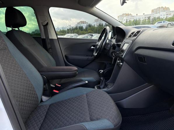 Volkswagen Polo V Рестайлинг с пробегом 2020 года, цена 1 460 000 рублей, 76668 км, седан, Автокод Объявления