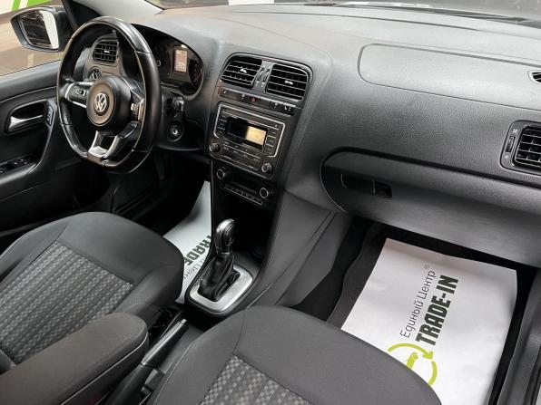 Volkswagen Polo V Рестайлинг с пробегом 2017 года, цена 1 345 000 рублей, 139125 км, седан, Автокод Объявления
