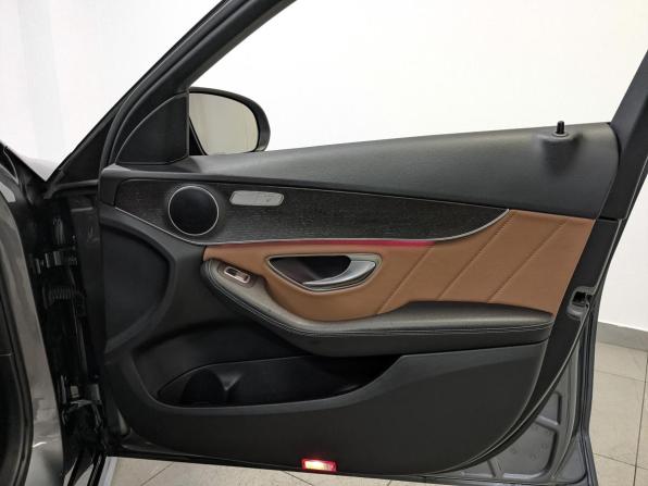 Mercedes-Benz C-Класс IV (W205) Рестайлинг с пробегом 2019 года, цена 3 400 000 рублей, 56053 км, седан, Автокод Объявления