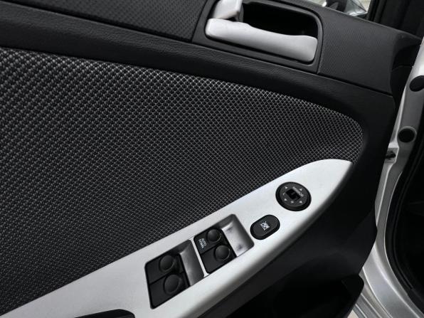 Hyundai Solaris I с пробегом 2012 года, цена 950 000 рублей, 120464 км, хэтчбек, Автокод Объявления